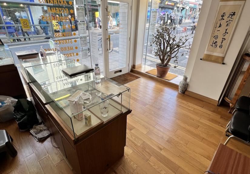 Ueno gold jewelry shop sale