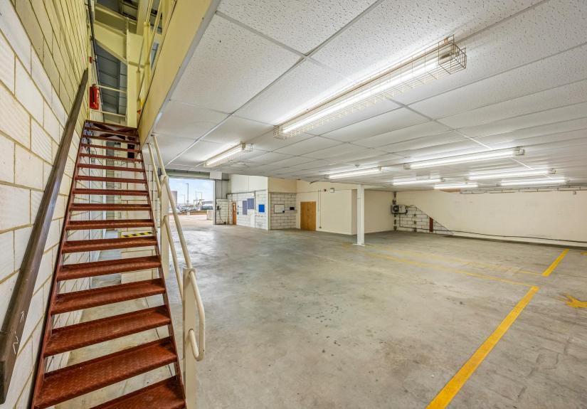 Cyril Richings Buisness Centre, Unit 2-006.JPG