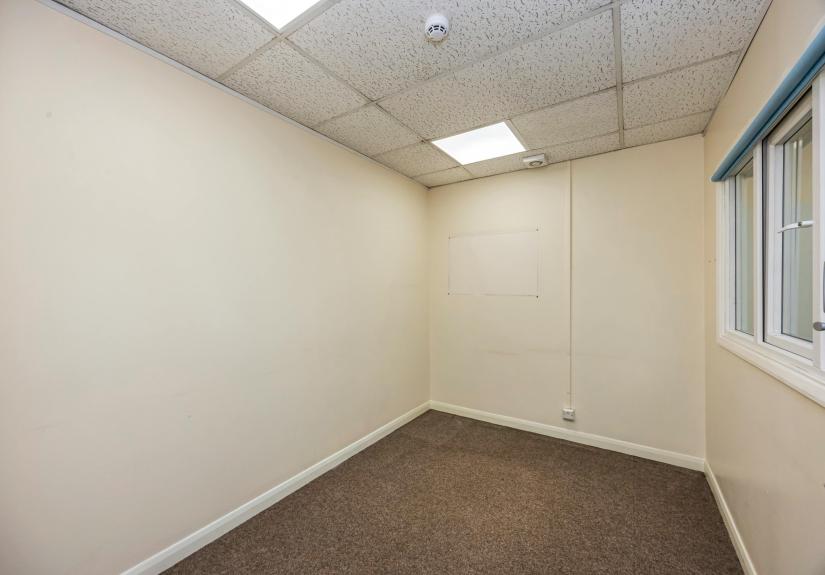 Cyril Richings Buisness Centre, Unit 2-013.JPG