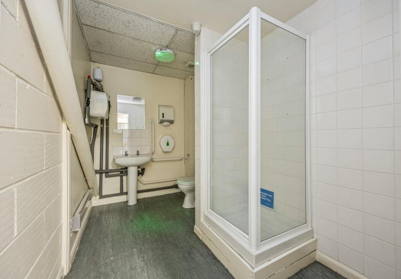 Cyril Richings Buisness Centre, Unit 2-001.JPG