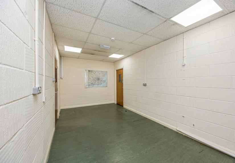 Cyril Richings Buisness Centre, Unit 2-002.JPG