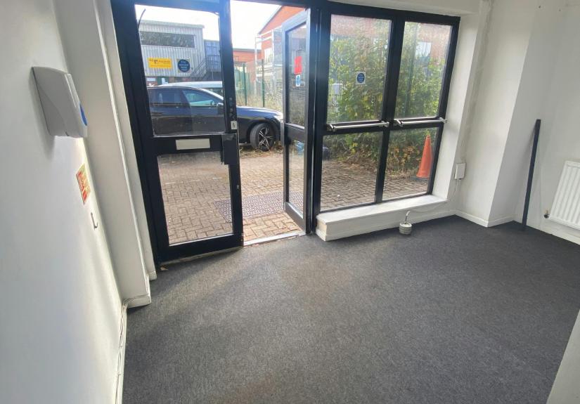 WEB entrance 1.JPG