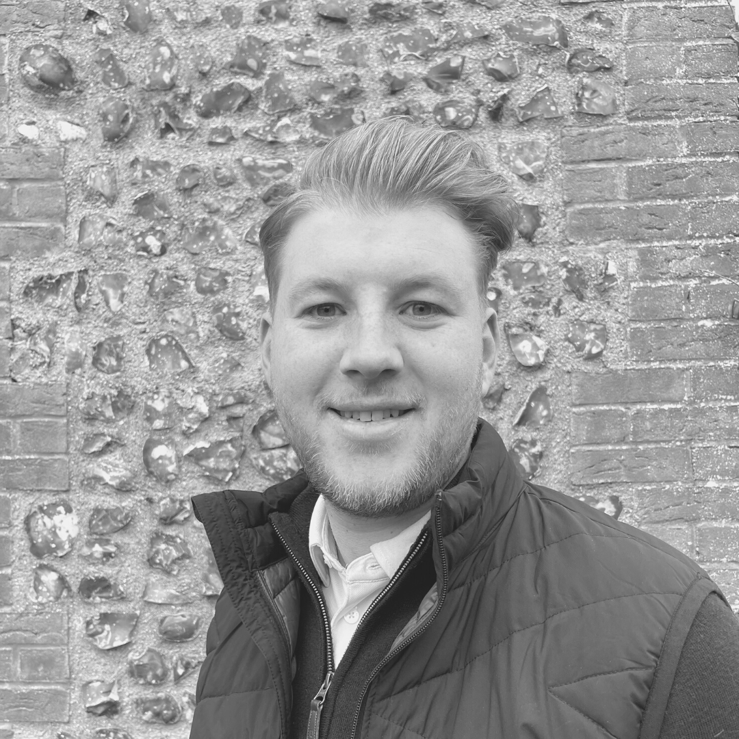 toby graves headshot